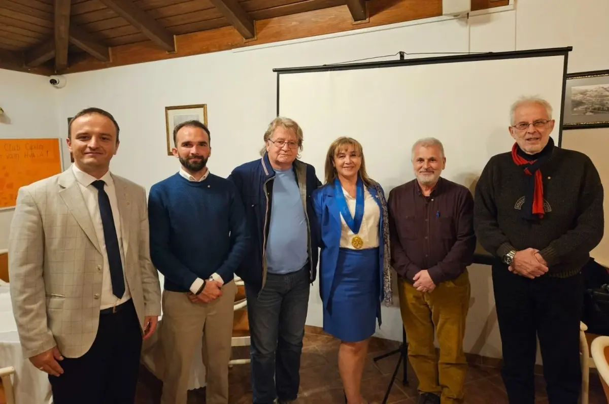 Dodjela Rotary znački članovima kluba
